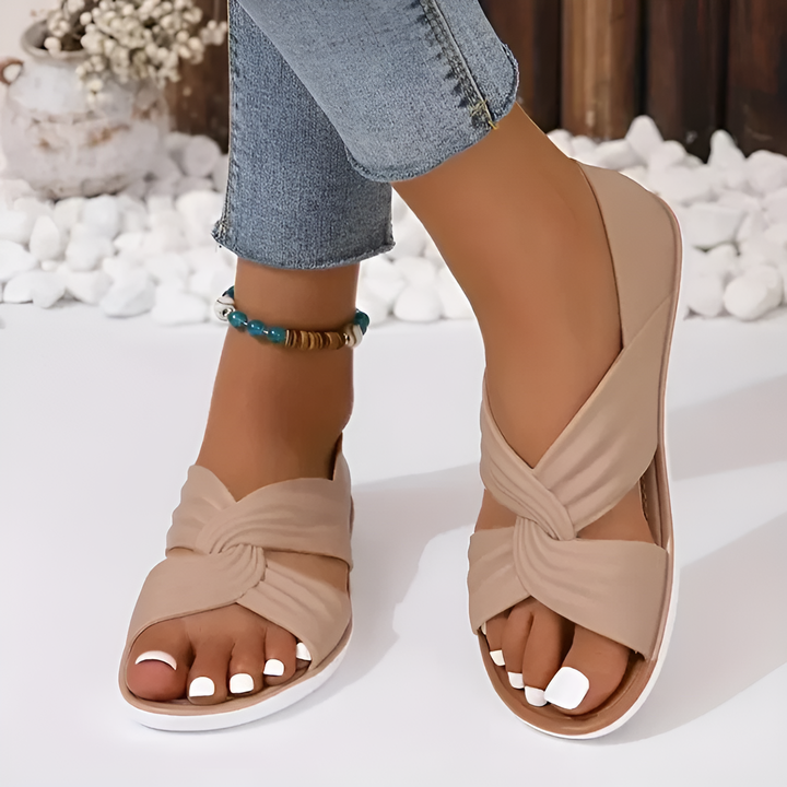 Eleanor - Papyon Detaylı Kaymaz Sandalet