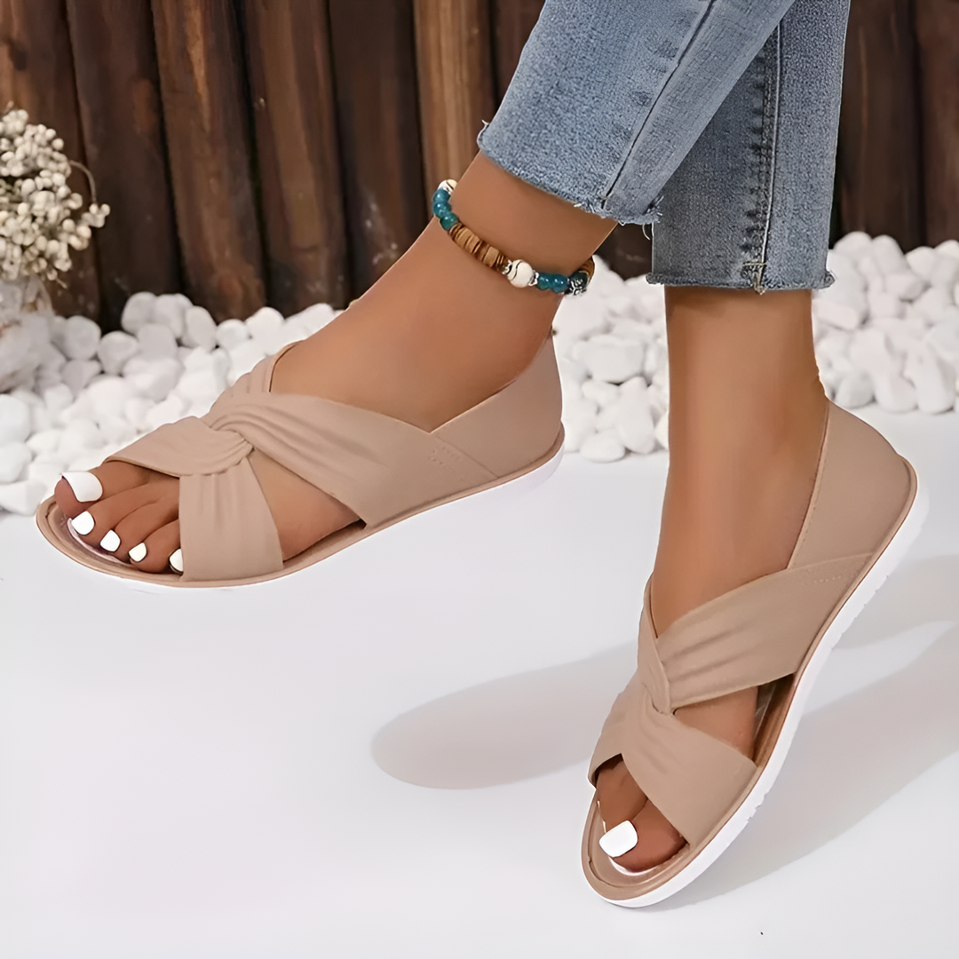 Eleanor - Papyon Detaylı Kaymaz Sandalet